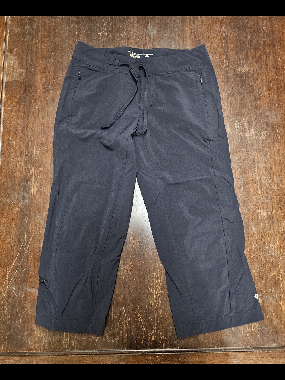 Mountain Hardwear Women's Black Capris - Size 6 - Like New